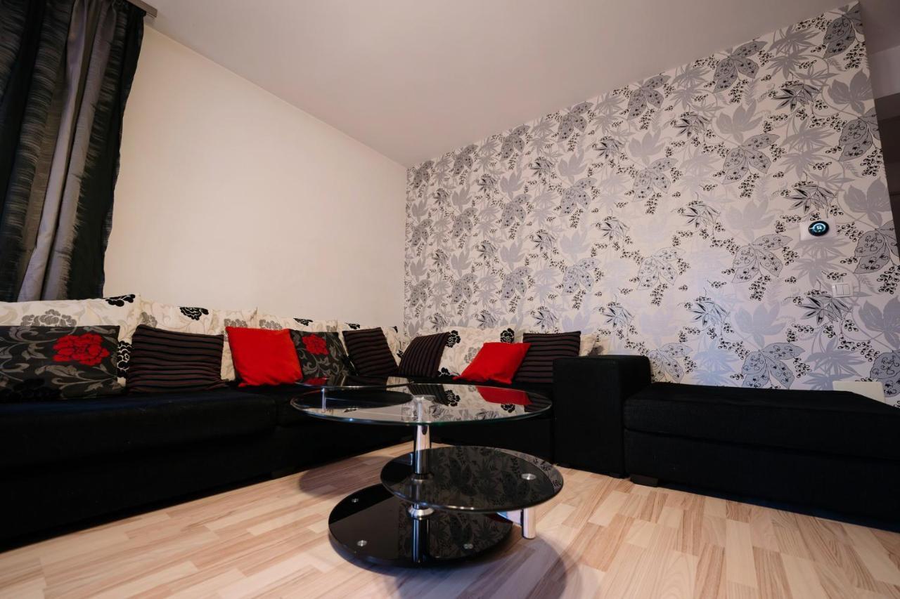 Quiet 3-Room Apt - 2 Parking Spaces - 5 Min Bus Floreşti Exteriör bild